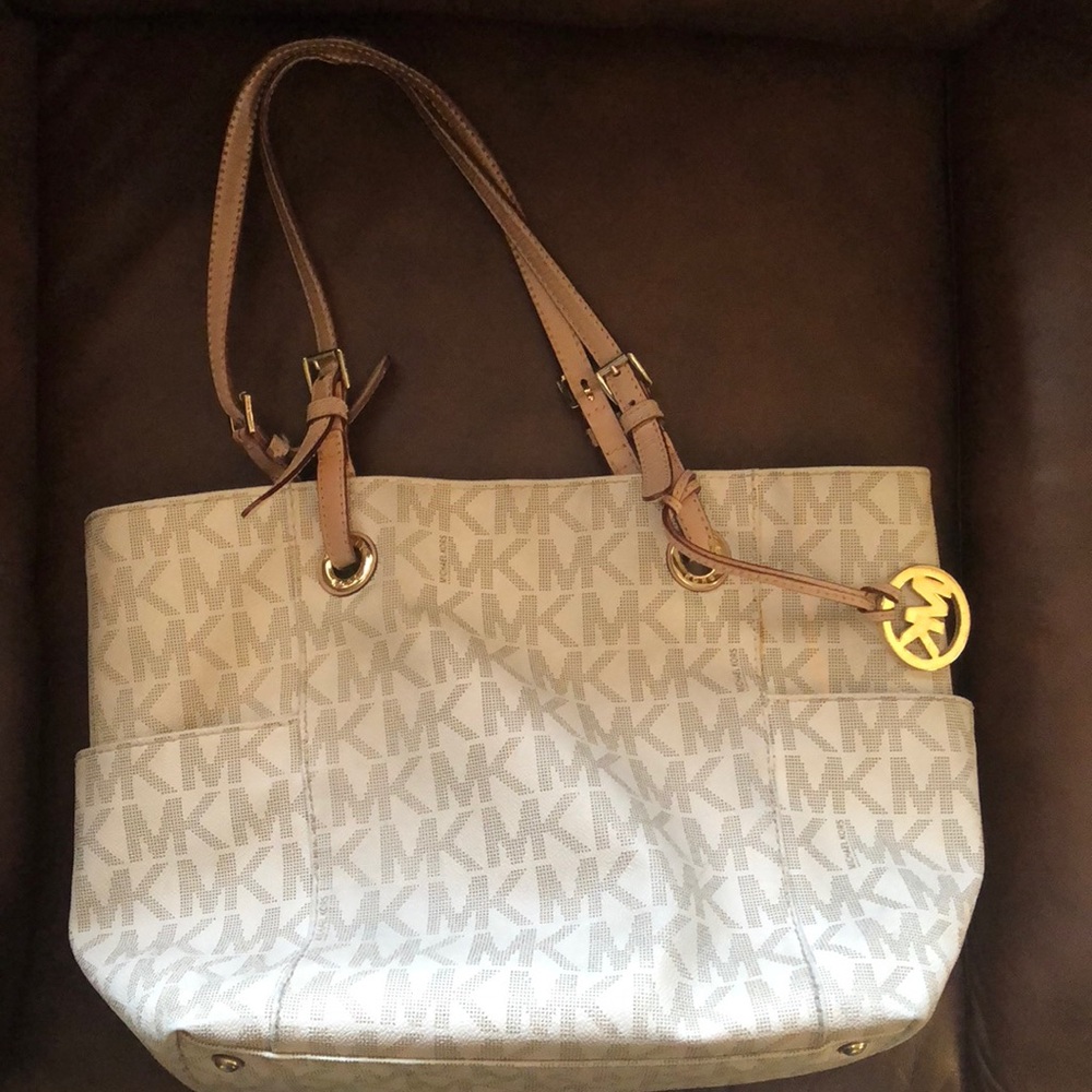 Michael Kors Pocket Book Used